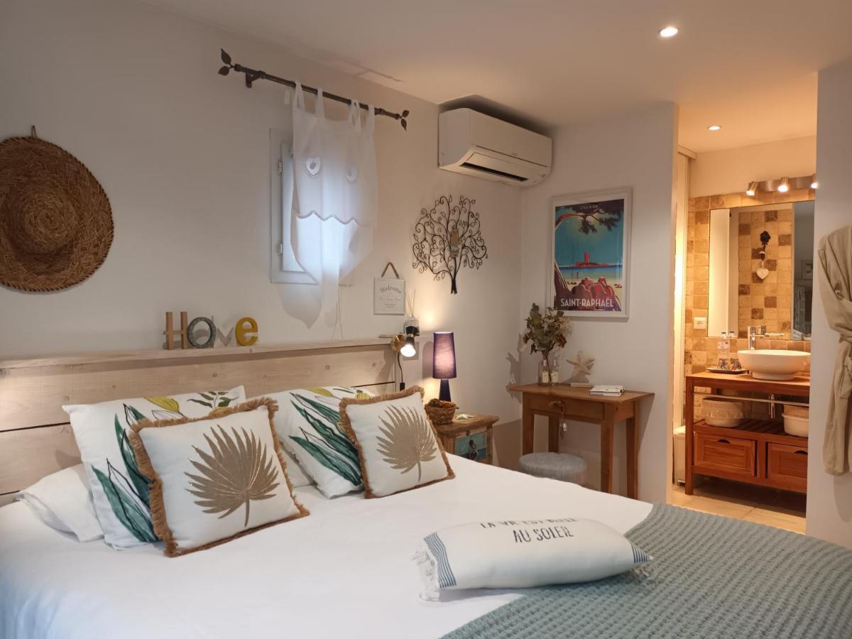 Jolie Villa Lalou Cote D'Azur Trois Chambres เฟรฌูส ภายนอก รูปภาพ